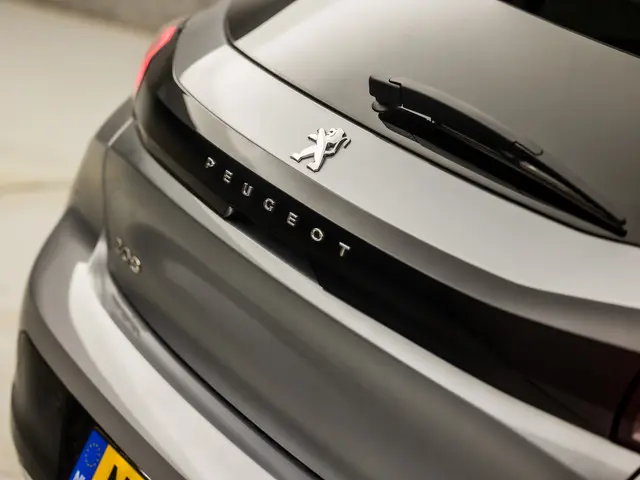 Peugeot 208 1.2 PureTech GT-Line Sport 2022 Benzine 33