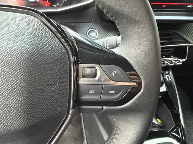 Peugeot 2008 1.2 Turbo 100 PK Allure Pack 2021 Benzine 27