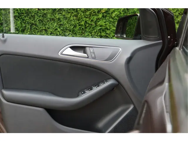 Mercedes-Benz B-Klasse B 180 Ambition 2014 Benzine 16