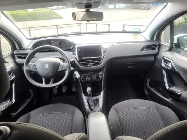 Peugeot 208 1.2 PureTech Blue Lion 2017 Benzine 11