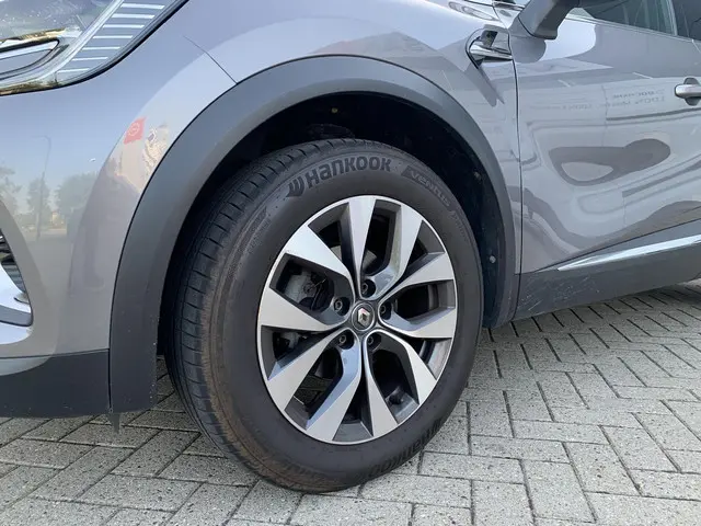 Renault Captur 1.0 TCe 100 Intens 2020 Benzine 24
