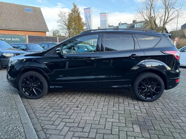 Ford Kuga 1.5 EcoBoost Vignale 2018 Benzine 37