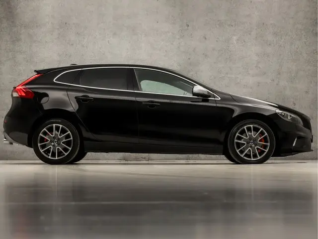 Volvo V40 2.0 D2 R-Design 2016 Diesel 4