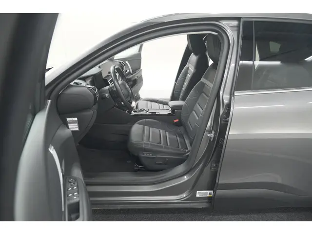 Citroën C4 Puretech 130 EAT8 Shine 2021 Benzine 26