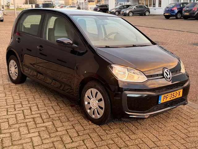 Volkswagen up! 1.0 BMT up! beats 2017 Benzine 5