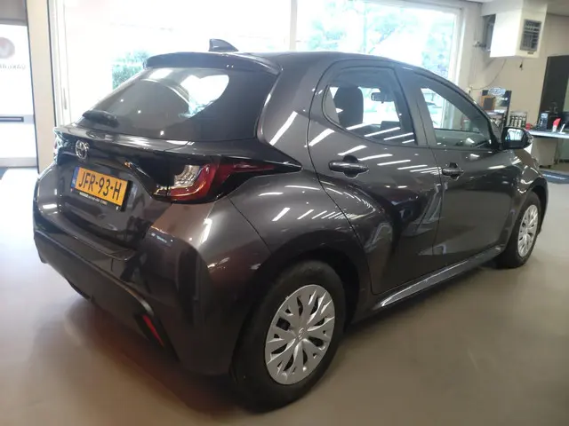 Toyota Yaris 1.0 VVT-i Active 2024 Benzine 3