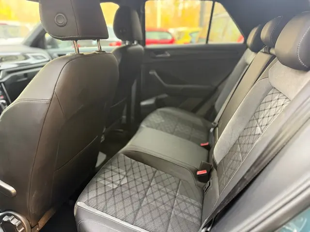 Volkswagen T-Roc 1.5 TSI R-Line 2023 Benzine 8