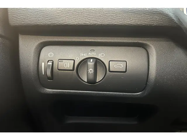 Volvo V40 T2 Polar+ Automaat 2019 Benzine 32