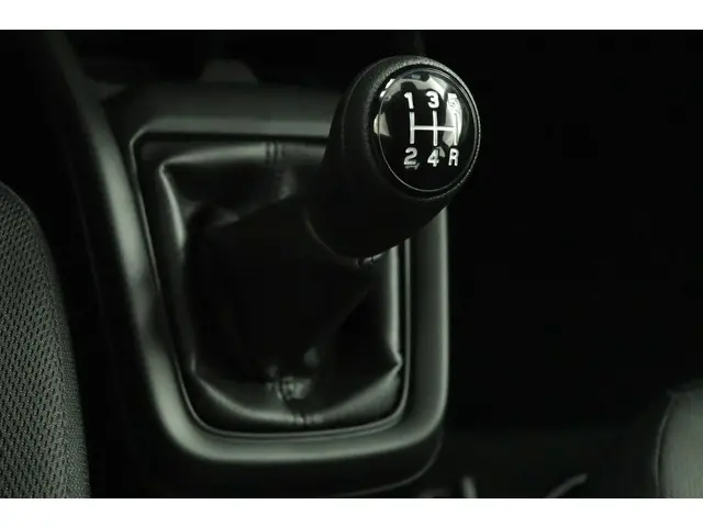 Suzuki Swift 1.2 Comfort Smart Hybrid 2026 Benzine 27