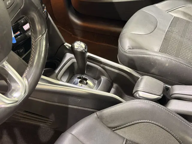 Peugeot 2008 1.2 PureTech Allure Automaat 2014 Benzine 8