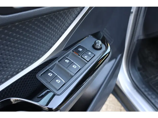 Toyota C-HR 1.8 Hybrid Dynamic 2018 Hybride Benzine 20