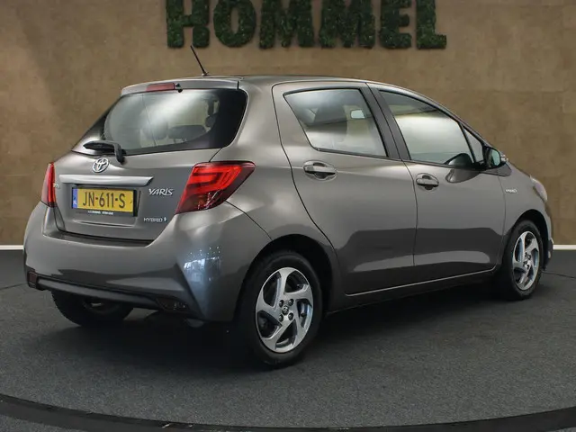 Toyota Yaris 1.5 Hybrid Trend 2016 Hybride Benzine 4