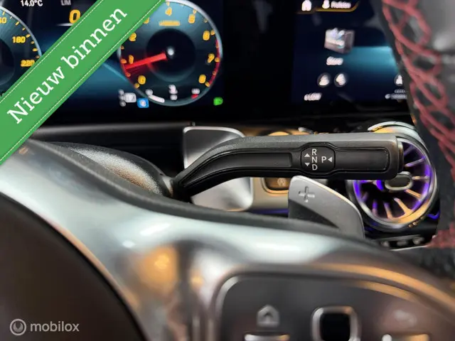 Mercedes-Benz GLB 200 AMG Line 2022 Benzine 36