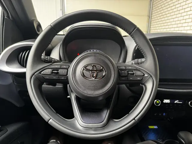 Toyota Aygo X 1.0 VVT-i S-CVT JBL automaat 2025 Benzine 17