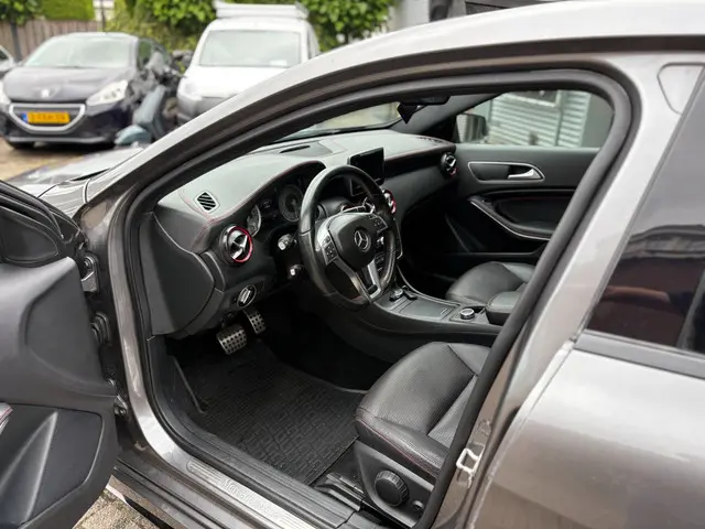 Mercedes-Benz A-Klasse 250 Sport Ambition 2015 Benzine 11