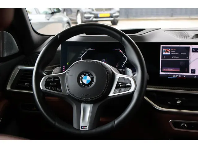BMW X7 xDrive40i 2023 Benzine 15