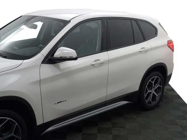 BMW X1 sDrive18i High Executive Aut- 2017 Benzine 21