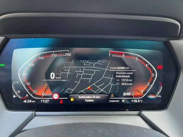 BMW 1 Serie 118i Executive Edition 2020 Benzine 17