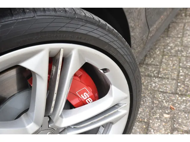 Audi A8 4.0 TFSI S8 quattro Pro Line+ 2013 Benzine 8