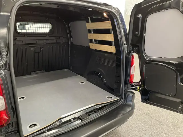 Peugeot Partner 1.5 BlueHDi 100 S&S L1 2023 Diesel 9