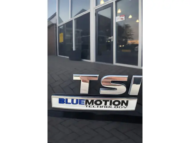 Volkswagen Polo - 1.2 TSI Comfortline - 2015 2015 Benzine 9