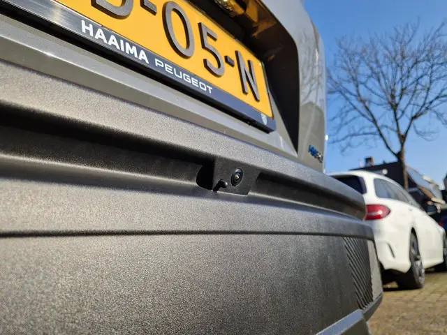 Peugeot 408 1.6 HYbrid GT 180 EAT8 2024 Hybride Benzine 8