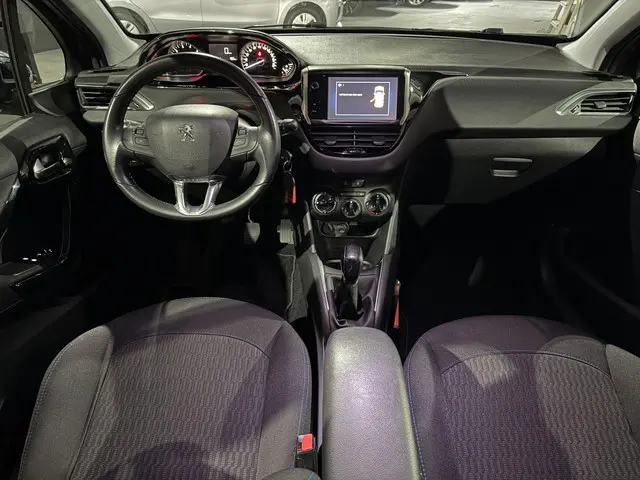 Peugeot 208 1.2 PureTech | Signature |NAP | 2019 Benzine 4