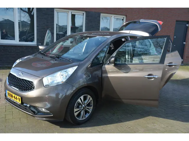 Kia Venga 1.6 CVVT automaat 2016 Benzine 16