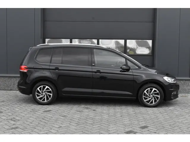 Volkswagen Touran 1.4 TSI Highline Sound 7p 2018 Benzine 7