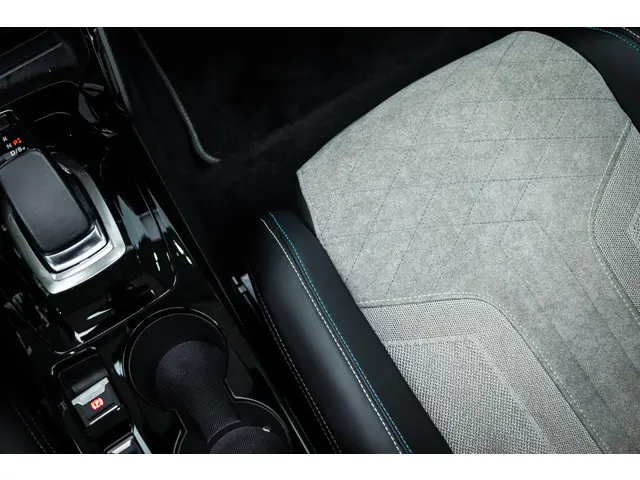 Peugeot e-2008 EV GT Première 50 kWh 2020 Elektrisch 37