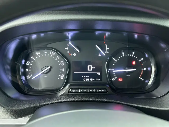 Toyota ProAce Worker 2.0 D-4D Live 2022 Diesel 8