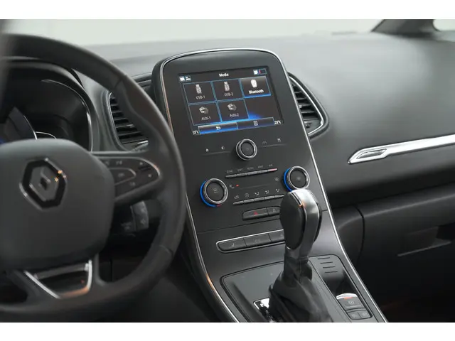 Renault Scénic TCe 140 EDC Limited 2019 Benzine 63