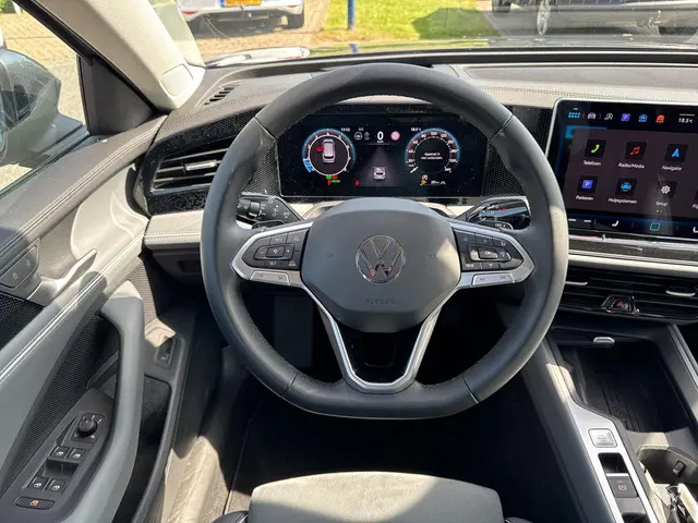 Volkswagen Passat Variant 1.5 eTSI Business 2024 Benzine 17