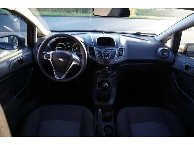 Ford Fiesta 1.25 / Airco / Radio 2015 Benzine 22