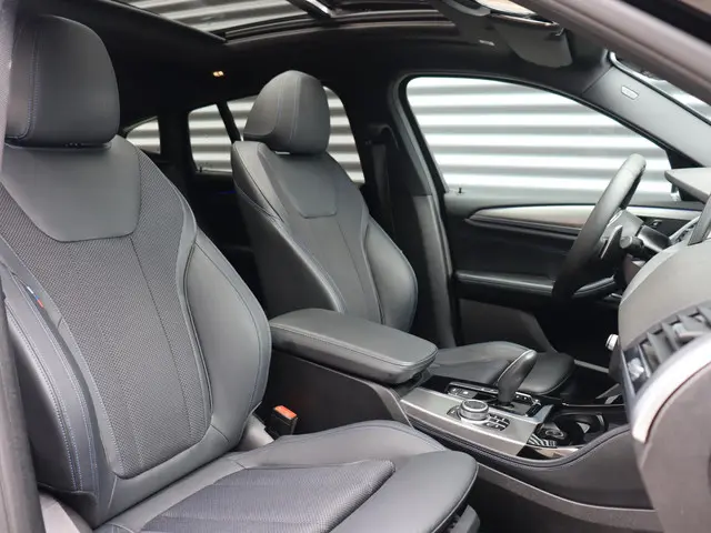 BMW X4 xDrive20i 2020 Benzine 7