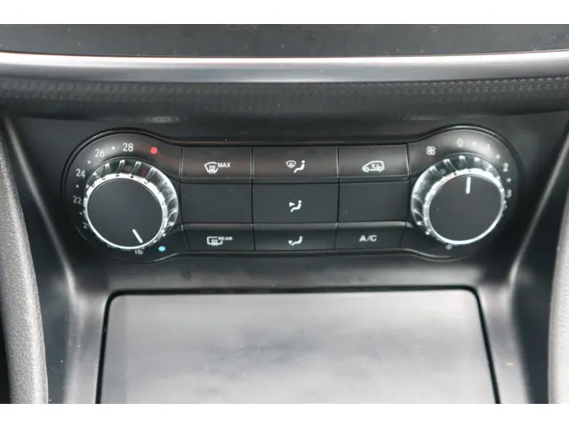 Mercedes-Benz A-Klasse 180 Ambition 2015 Benzine 35