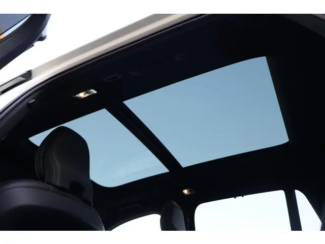 Volvo XC90 B6 AWD R-Design 2022 Benzine 42