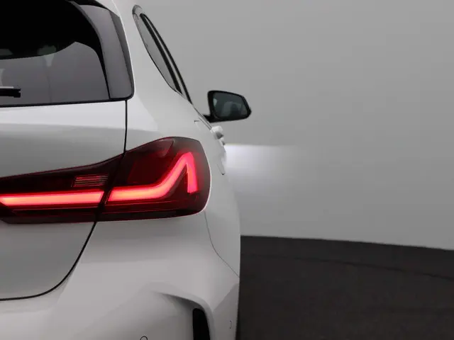BMW 1 Serie 5-deurs 118i 2024 Benzine 22