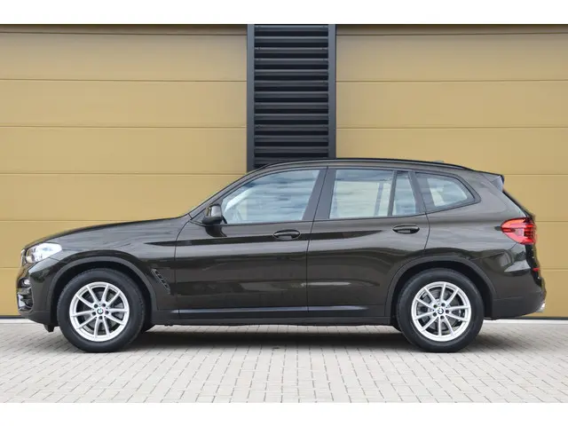 BMW X3 xDrive20i Executive 2018 Benzine 2