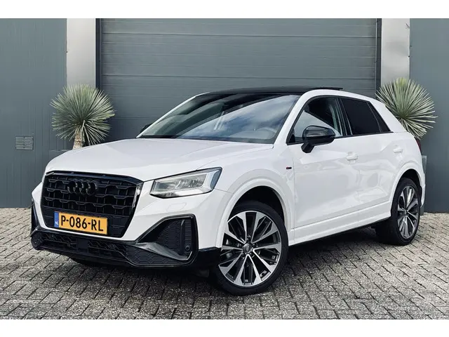 Audi Q2 35 TFSI Pano Automaat s-Line Led 2022 Benzine 2