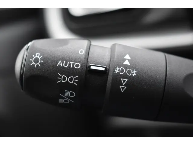 Citroën C3 PureTech 110 Feel 2019 Benzine 10
