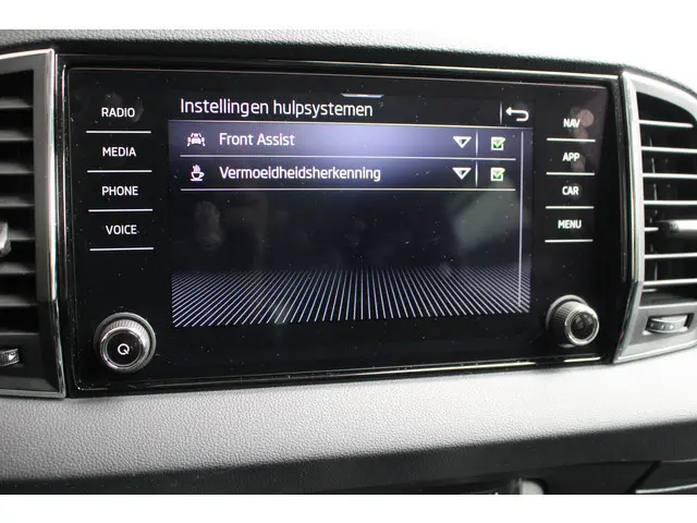 Škoda Karoq 1.0 TSI Business Edition 2021 Benzine 24