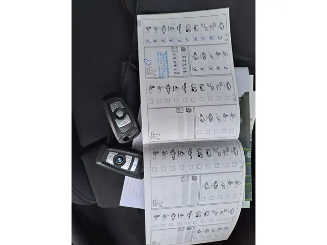 BMW 3 Serie 320i High Executive 2012 Benzine 20