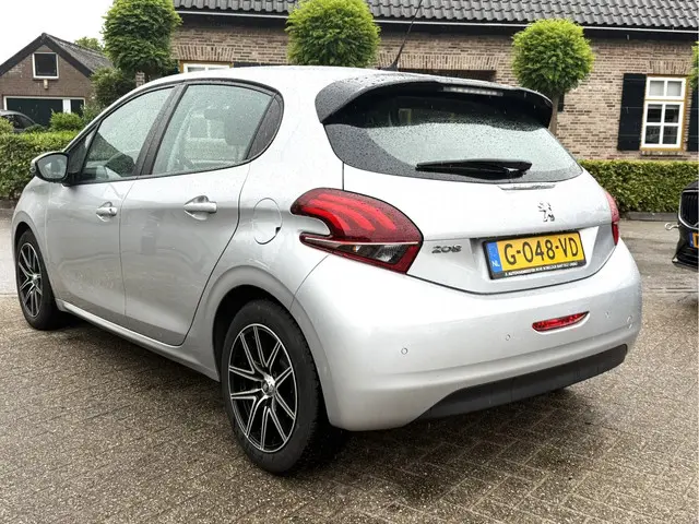 Peugeot 208 1.6 BlUE HDI 2017 Diesel 4