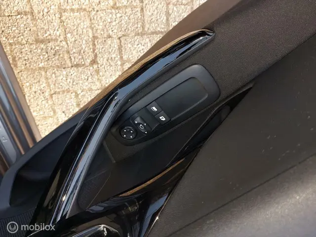 Peugeot 208 1.2 PureTech Active 2019 Benzine 6
