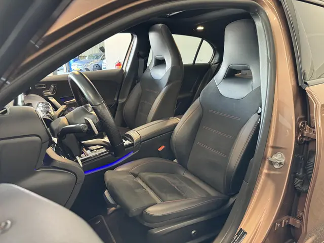 Mercedes-Benz A-Klasse 200 AMG-LINE 2021 Benzine 13