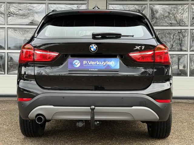 BMW X1 sDrive18i Centennial Executive 2017 Benzine 9