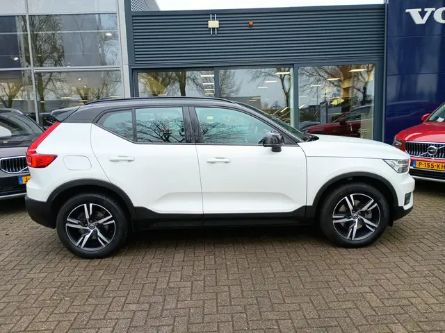 Volvo XC40 3
