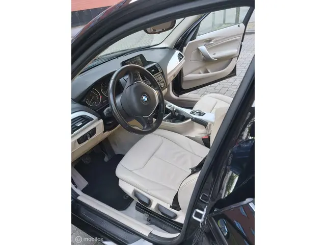 BMW 1 Serie 114i EDE Business Sport 2013 Benzine 24