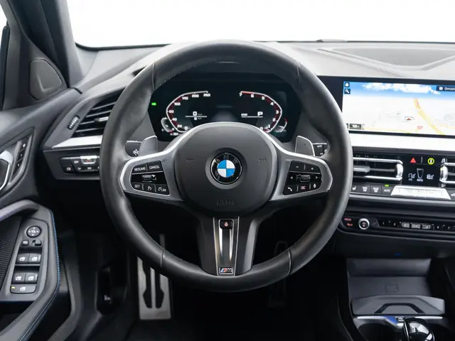 BMW 1 Serie 5-deurs M135i xDrive 2024 Benzine 8